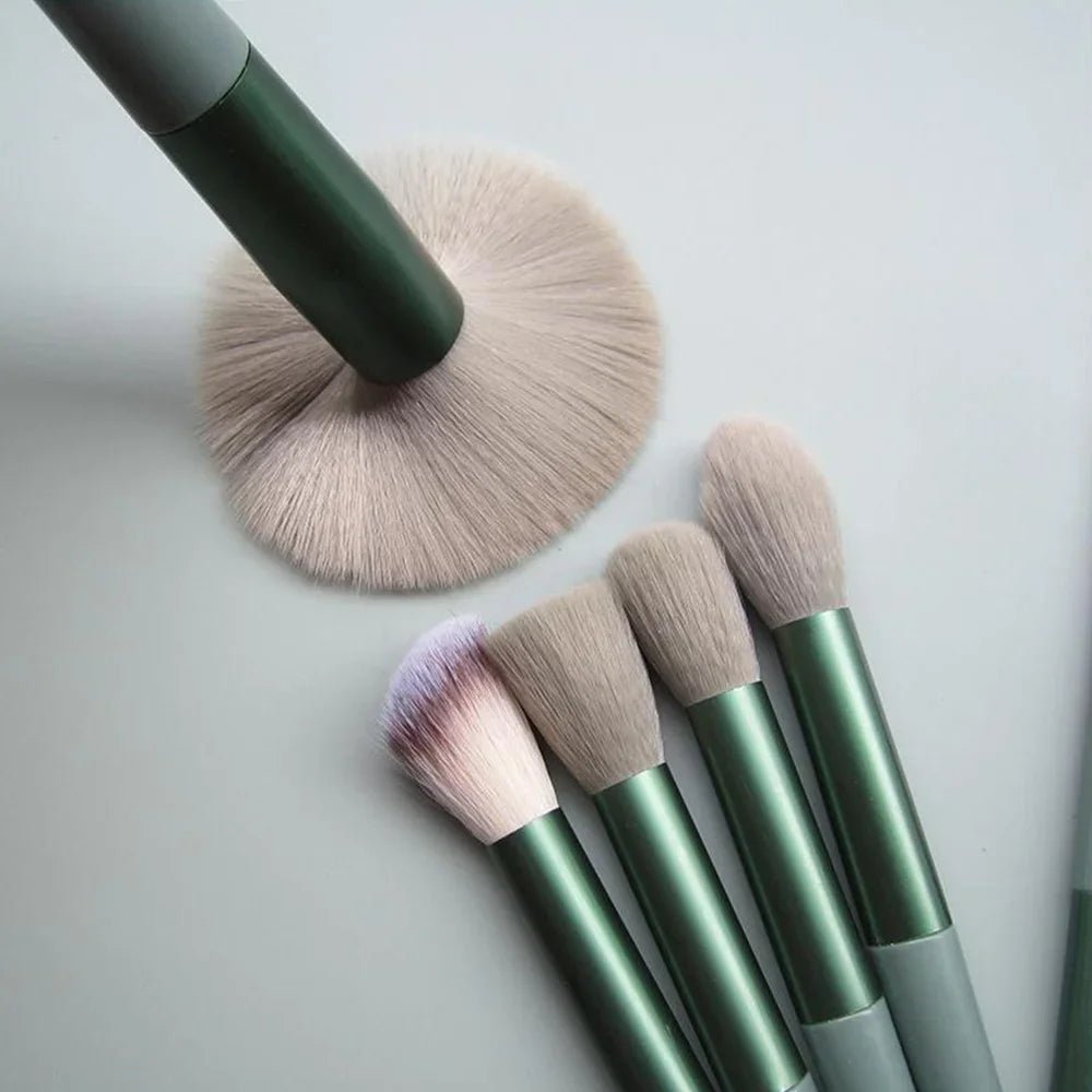 Professional Makeup Brushes - Essential everyday